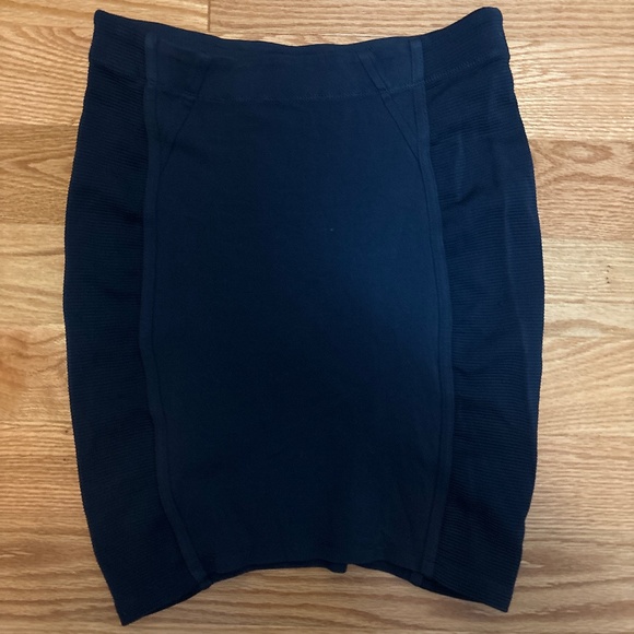 BCBG MAXAZRIA NAVY BANDAGE SKIRT - Picture 1 of 1